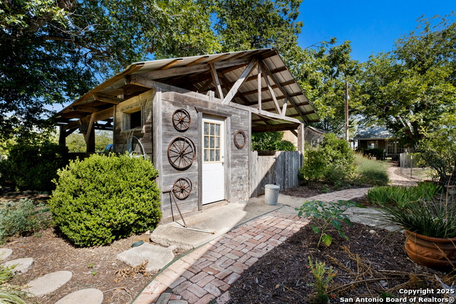Listing photo id 13 for 141 County Road 454