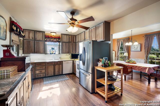 Listing photo id 3 for 141 County Road 454