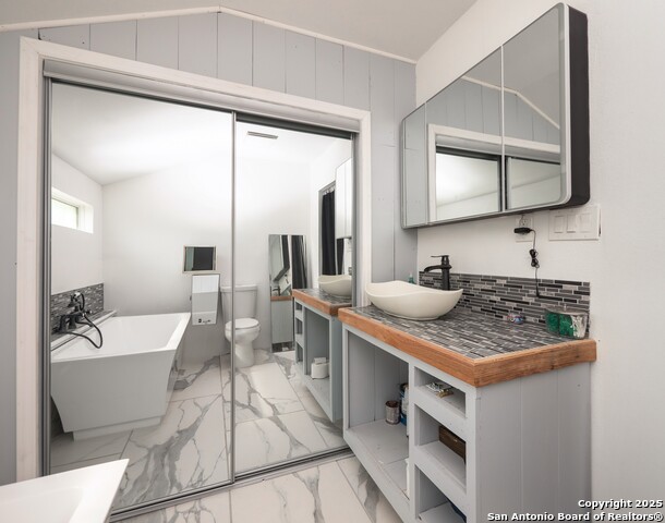 Listing photo id 15 for 6147 Pfeil Rd, Lot 1