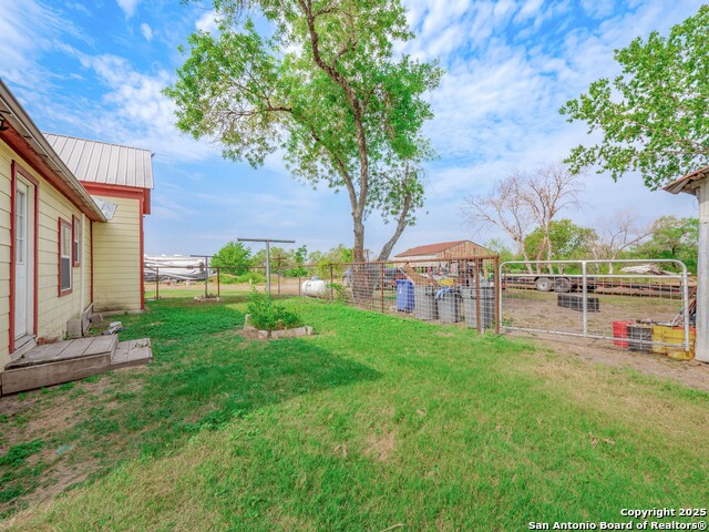 Listing photo id 32 for 6147 Pfeil Rd, Lot 1