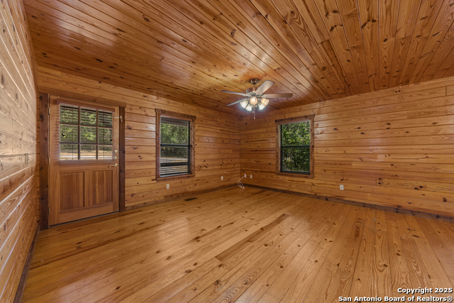 Image 10 of 30 For 1466 Bonnyview