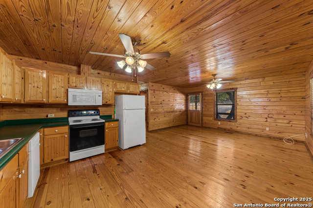 Image 12 of 30 For 1466 Bonnyview