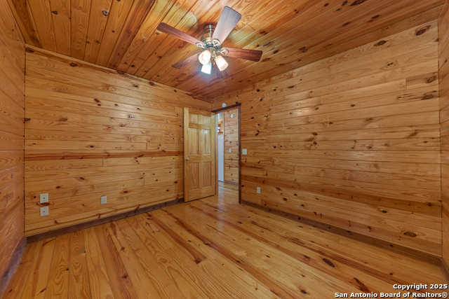 Image 16 of 30 For 1466 Bonnyview