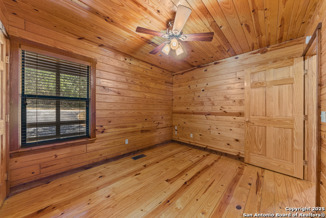 Image 17 of 30 For 1466 Bonnyview