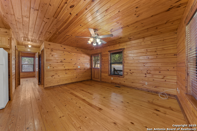 Image 9 of 30 For 1466 Bonnyview