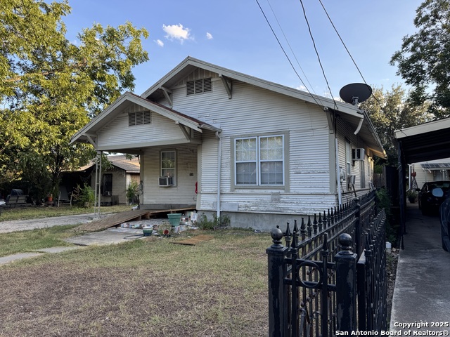 Image 2 of 11 For 318 Devine St