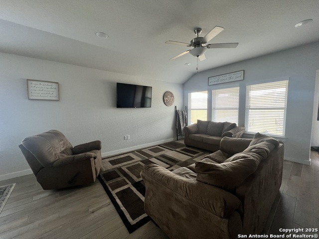 Image 2 of 20 For 3810 Glenloch Way