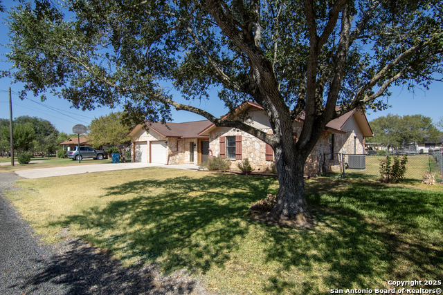 Image 3 of 16 For 909 Voges  