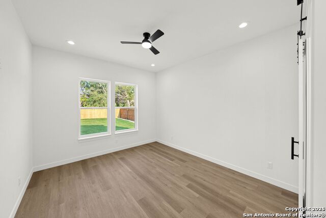 Image 15 of 40 For 1053 Live Oak Dr