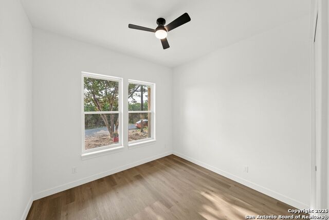 Image 23 of 40 For 1053 Live Oak Dr