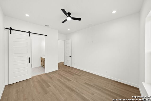 Image 24 of 40 For 1053 Live Oak Dr