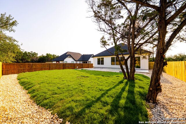 Image 34 of 40 For 1053 Live Oak Dr