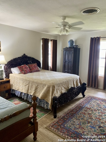 Image 14 of 26 For 740 Skylane Dr S