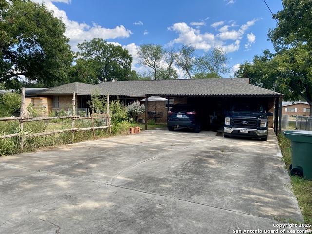 Image 18 of 26 For 740 Skylane Dr S