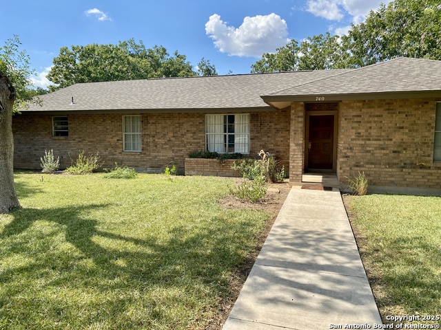 Image 2 of 26 For 740 Skylane Dr S