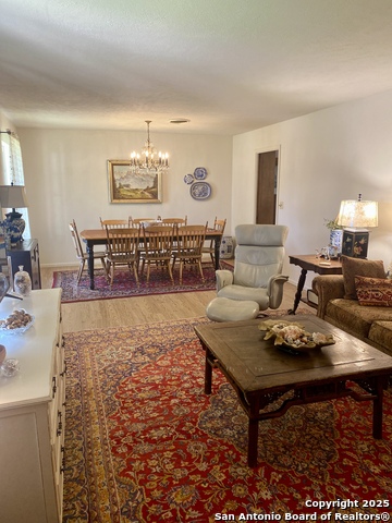 Image 7 of 26 For 740 Skylane Dr S