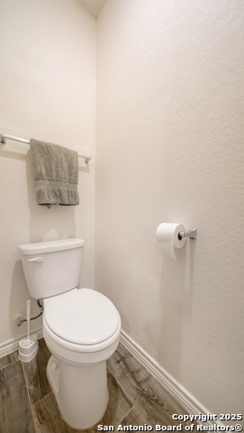 Image 12 of 27 For 350 Colonial