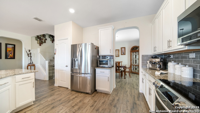 Image 15 of 27 For 350 Colonial