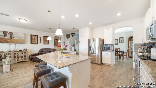 Image 16 of 27 For 350 Colonial