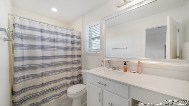 Image 24 of 27 For 350 Colonial