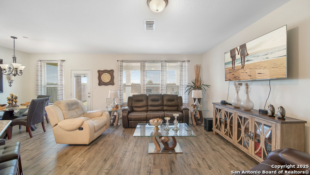 Image 6 of 27 For 350 Colonial