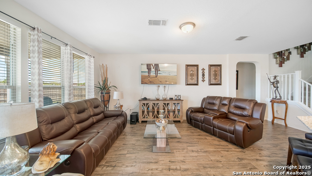 Image 8 of 27 For 350 Colonial