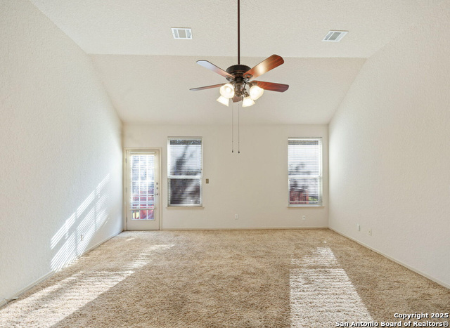 Image 19 of 38 For 21039 La Pena