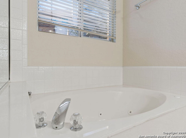 Image 22 of 38 For 21039 La Pena