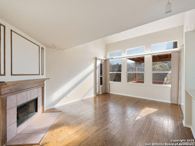 Image 9 of 38 For 21039 La Pena