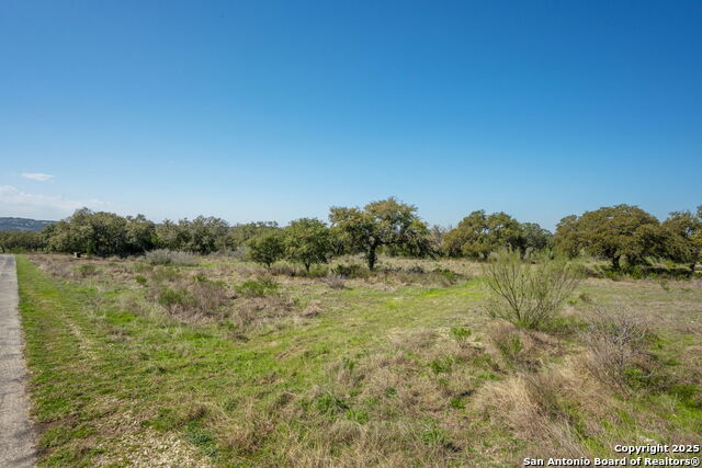 Image 13 of 48 For 365 River Cliff