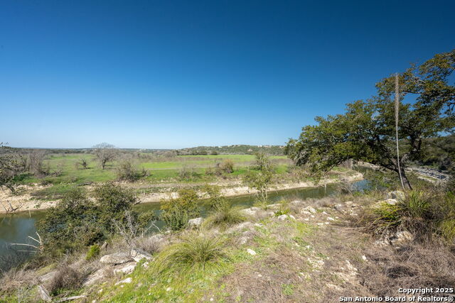 Image 14 of 48 For 365 River Cliff