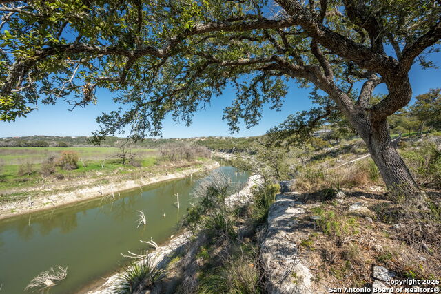 Image 15 of 48 For 365 River Cliff