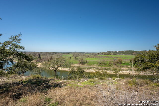 Image 18 of 48 For 365 River Cliff