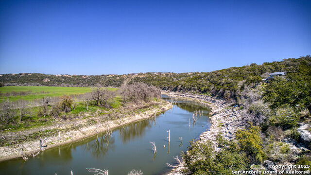 Image 42 of 48 For 365 River Cliff