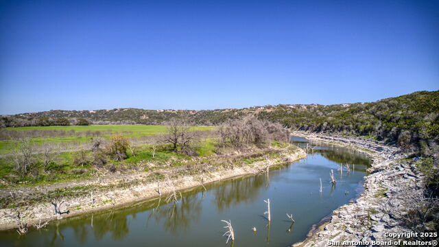 Image 43 of 48 For 365 River Cliff