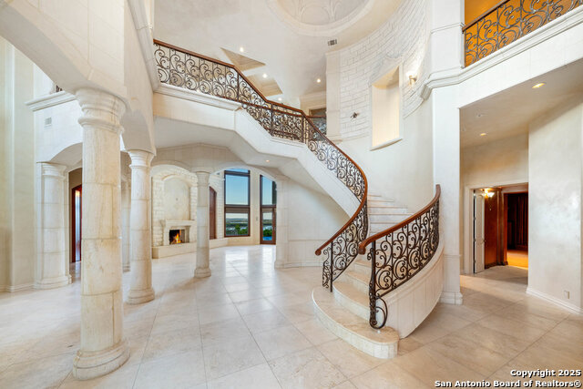 Listing photo id 1 for 217 Bella Riva