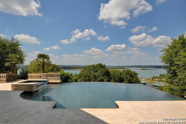 Listing photo id 28 for 217 Bella Riva