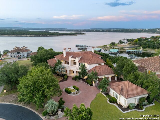 Listing photo id 34 for 217 Bella Riva