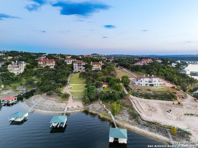 Listing photo id 35 for 217 Bella Riva
