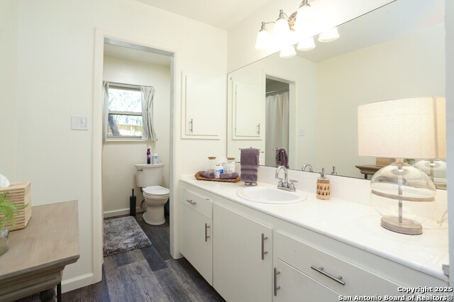 Image 17 of 46 For 206 Yosemite Dr