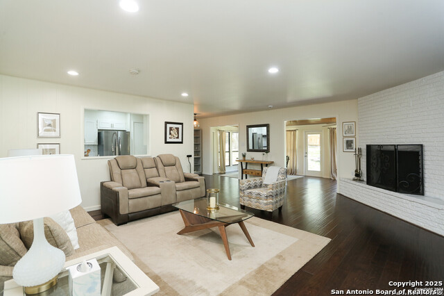 Image 7 of 46 For 206 Yosemite Dr