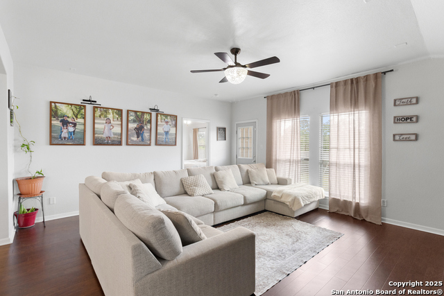Listing photo id 9 for 4719 Badland Beacon