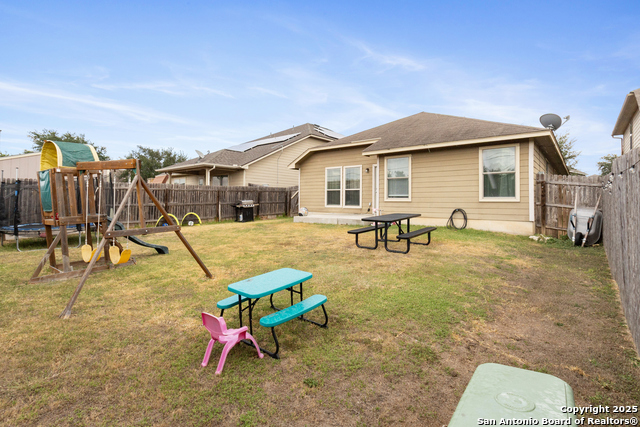 Listing photo id 24 for 4719 Badland Beacon