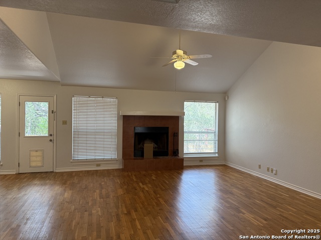 Image 9 of 25 For 1907 Summerwood Dr