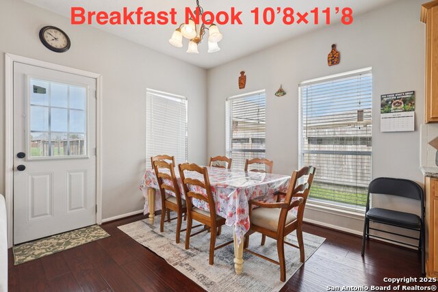 Listing photo id 13 for 7426 Rosepath Ln