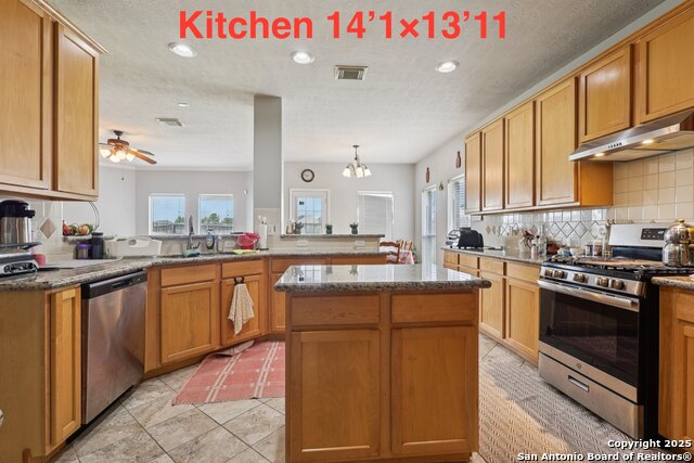 Listing photo id 14 for 7426 Rosepath Ln