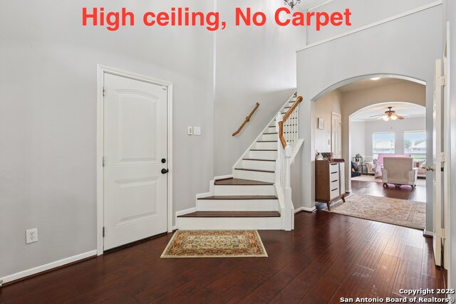 Listing photo id 2 for 7426 Rosepath Ln