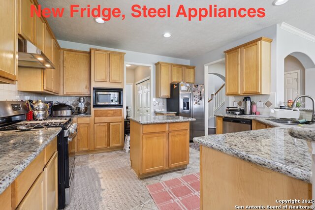 Listing photo id 3 for 7426 Rosepath Ln