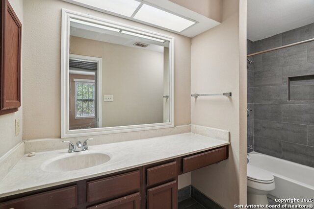 Image 8 of 19 For 4212 Medical Dr  212