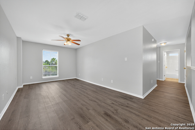 Image 23 of 33 For 10411 Artesia